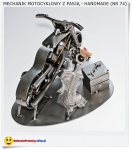 🛠 Metalowa figurka mechanika motocyklowego po modernizacji (Nr 74)